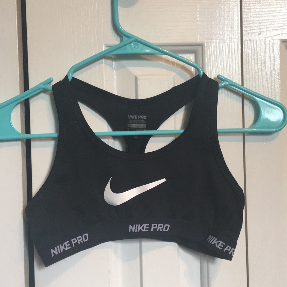 Black youth medium nike sports bra